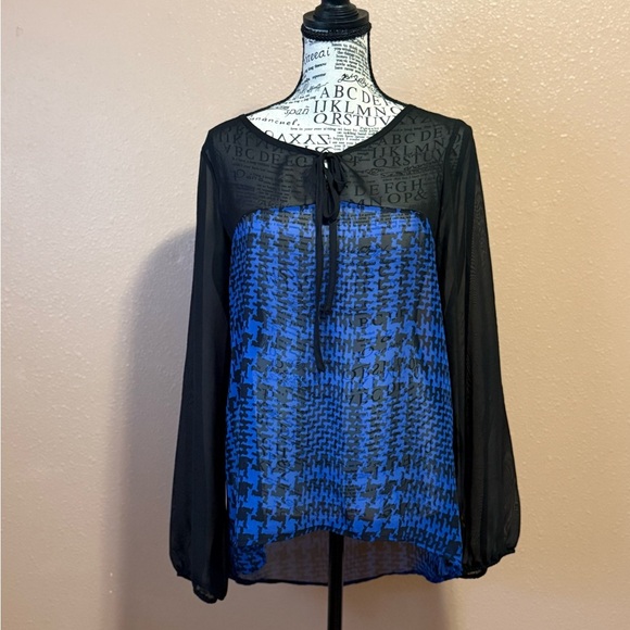 Romeo & Juliet Couture Tops - Romeo & Juliet Couture Black and Blue Blouse